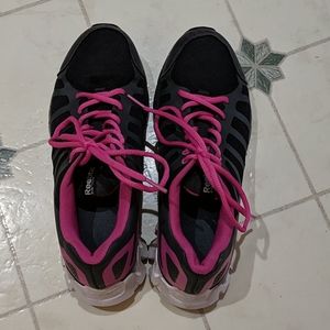 Women's Reebok tennis shoes